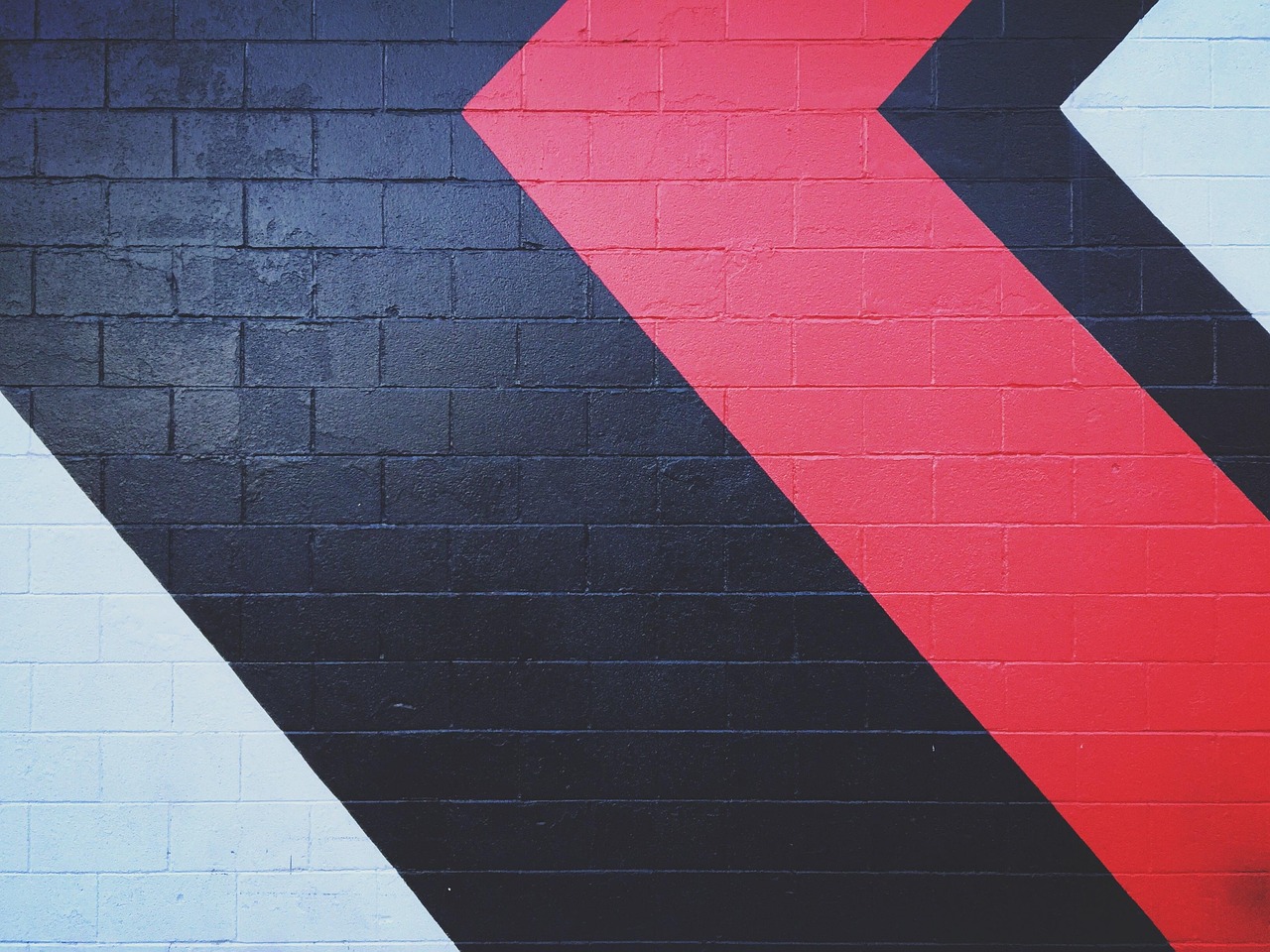 Minimalistische geometrische raamdecoraties zichtbaar. Minimalistische geometrische raamdecoraties zichtbaar.