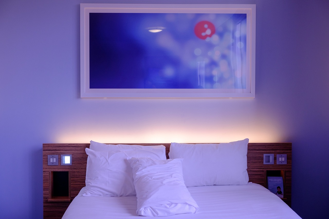 Energiezuinige lampen optimaliseren welzijn in slaapkamer. Energiezuinige lampen optimaliseren welzijn in slaapkamer.