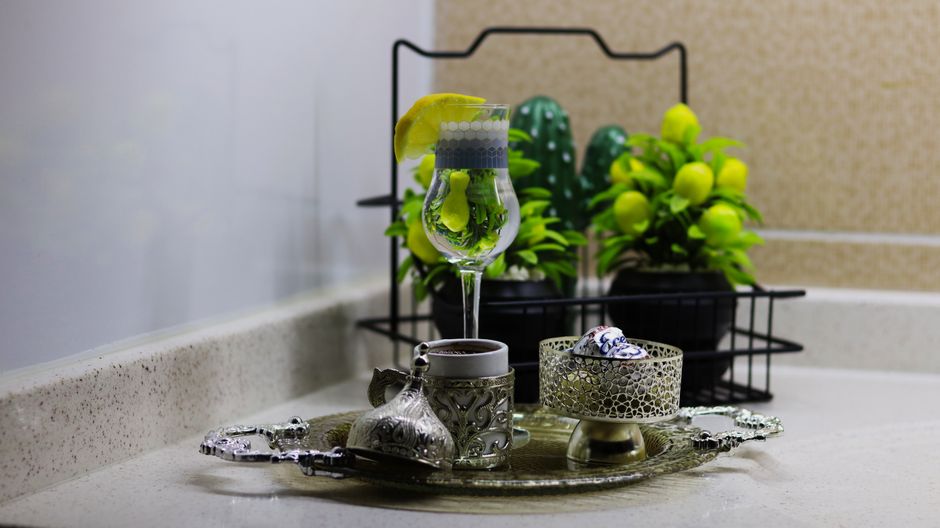 Open keuken met groene indoor tuin Open keuken met groene indoor tuin