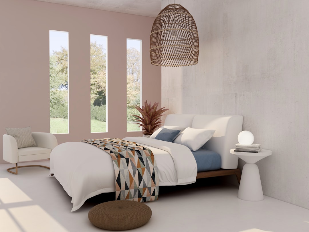 Een boho-chique slaapkamer met aardetinten en macramé.